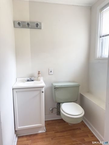 5 Old Farm Drive, Newington, CT 06111