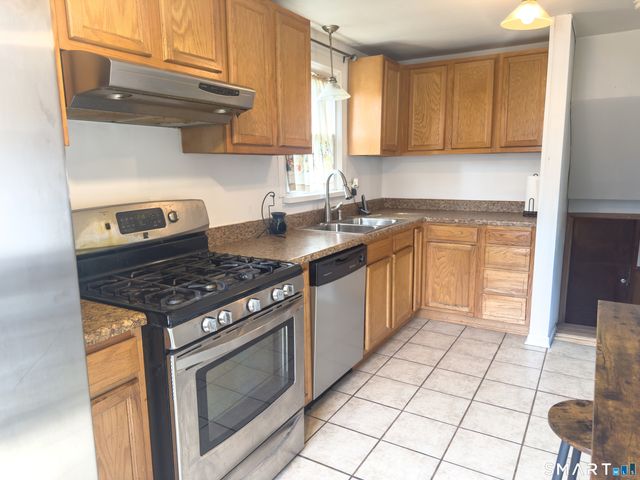 5 Old Farm Drive, Newington, CT 06111