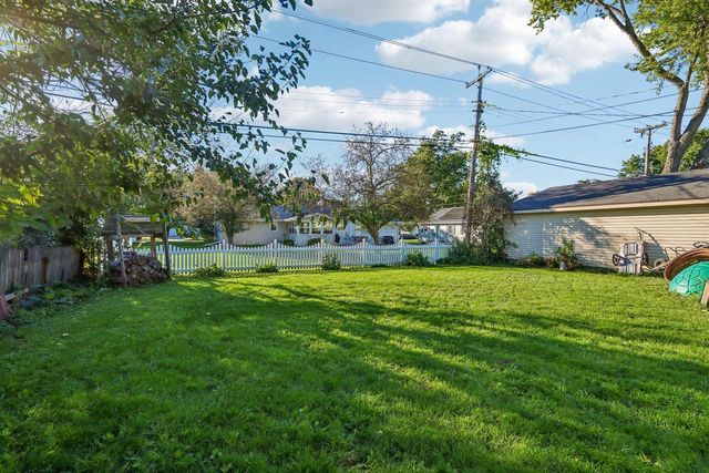 1334 Center AVENUE, Janesville, WI 53546
