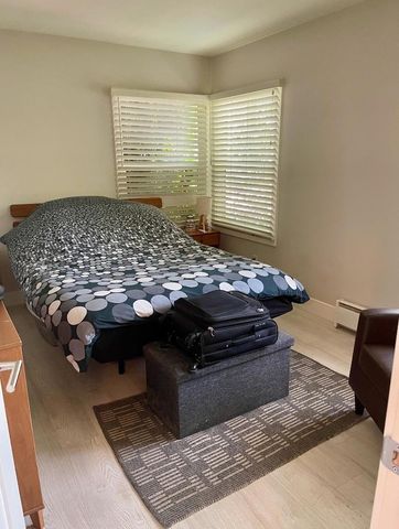1124 Douglas Avenue, Burlingame, CA 94010