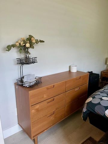 1124 Douglas Avenue, Burlingame, CA 94010