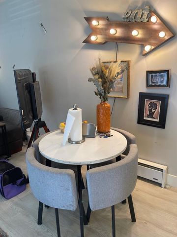 1124 Douglas Avenue, Burlingame, CA 94010