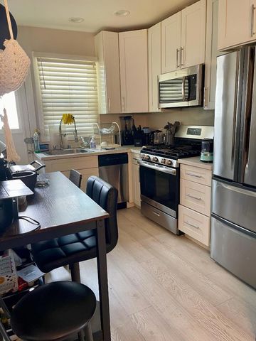 1124 Douglas Avenue, Burlingame, CA 94010