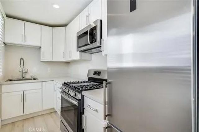 1124 Douglas Avenue, Burlingame, CA 94010