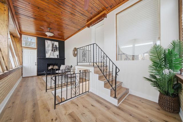 8801 S Clyde Avenue, Chicago, IL 60617