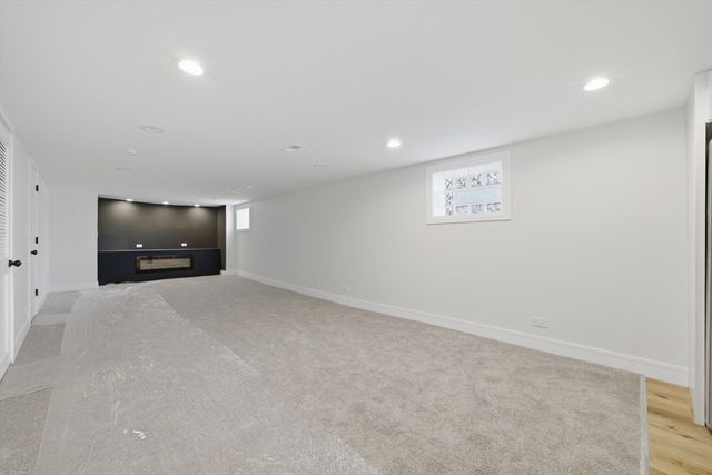 8801 S Clyde Avenue, Chicago, IL 60617