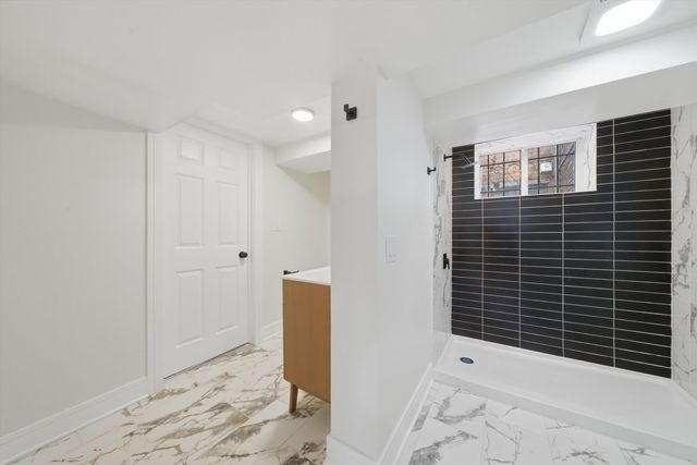 8801 S Clyde Avenue, Chicago, IL 60617