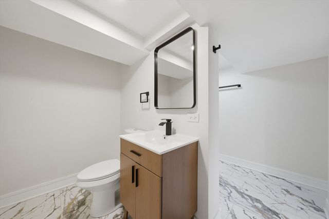 8801 S Clyde Avenue, Chicago, IL 60617