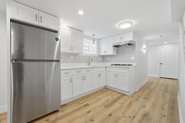 8801 S Clyde Avenue, Chicago, IL 60617
