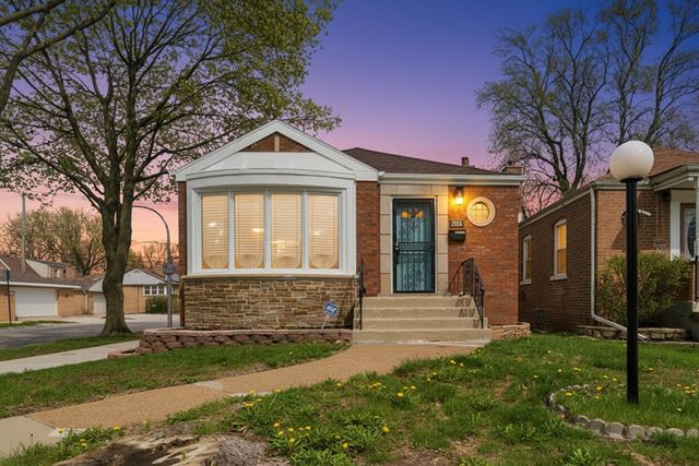 8801 S Clyde Avenue, Chicago, IL 60617