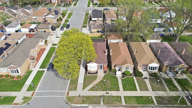 8801 S Clyde Avenue, Chicago, IL 60617