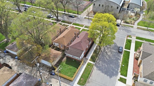 8801 S Clyde Avenue, Chicago, IL 60617