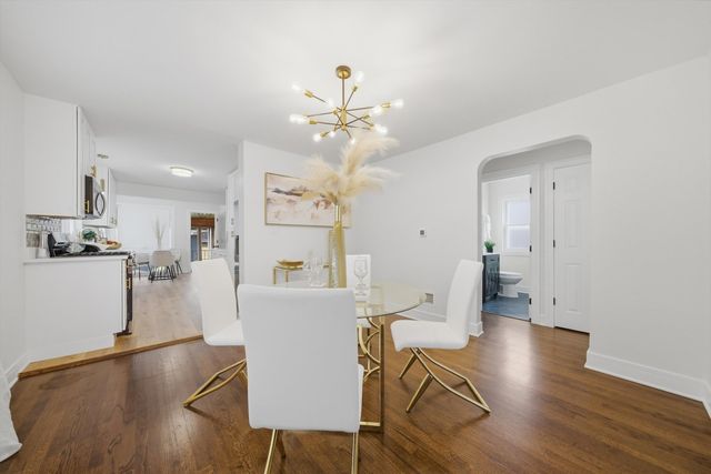 8801 S Clyde Avenue, Chicago, IL 60617
