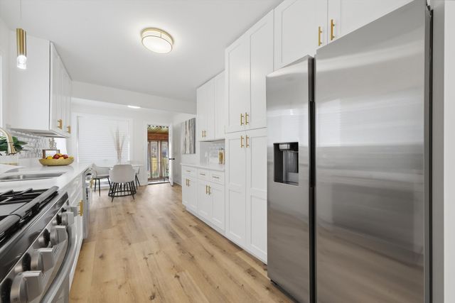 8801 S Clyde Avenue, Chicago, IL 60617