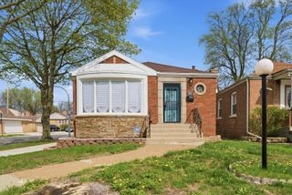 8801 S Clyde Avenue, Chicago, IL 60617