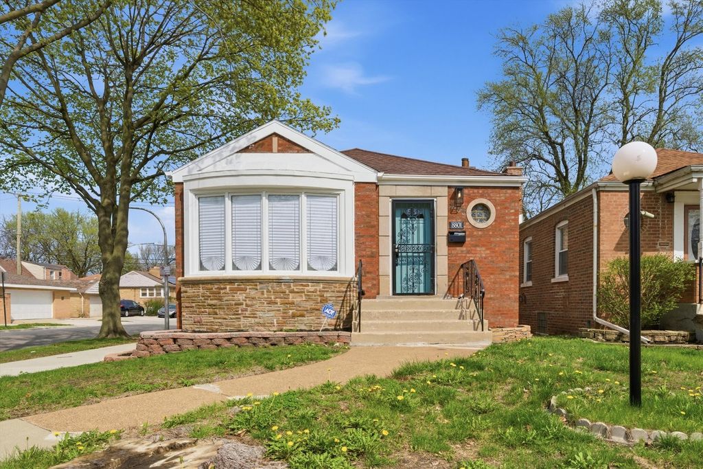 8801 S Clyde Avenue, Chicago, IL 60617