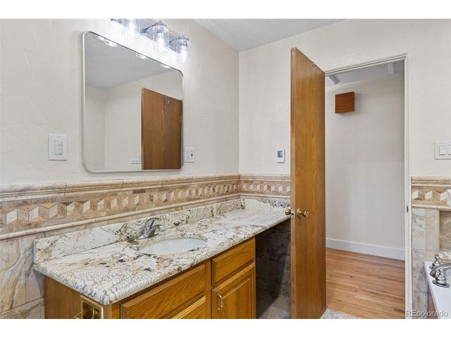 6650 S Billings Way, Centennial, CO 80111