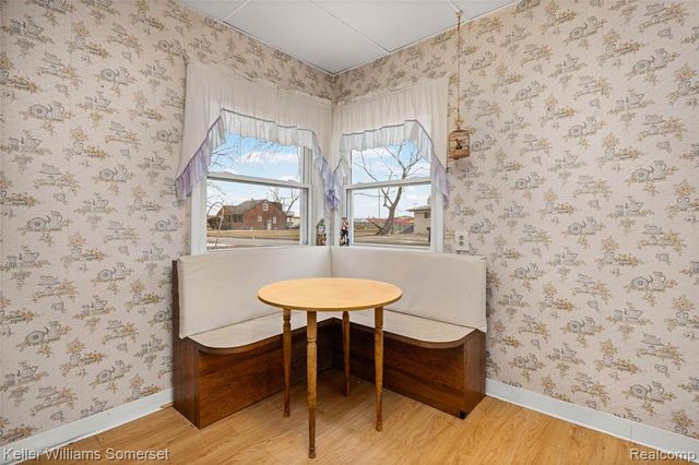 32694 Ruehle Avenue, Warren, MI 48093