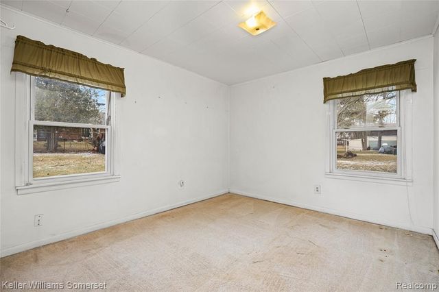 32694 Ruehle Avenue, Warren, MI 48093
