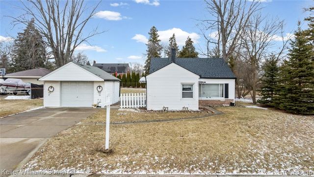 32694 Ruehle Avenue, Warren, MI 48093