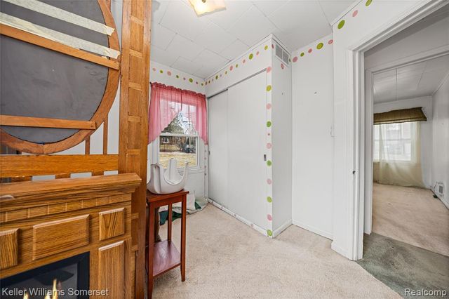 32694 Ruehle Avenue, Warren, MI 48093