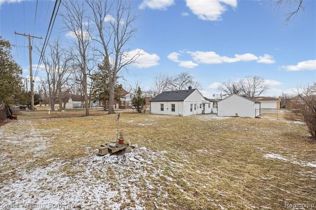 32694 Ruehle Avenue, Warren, MI 48093