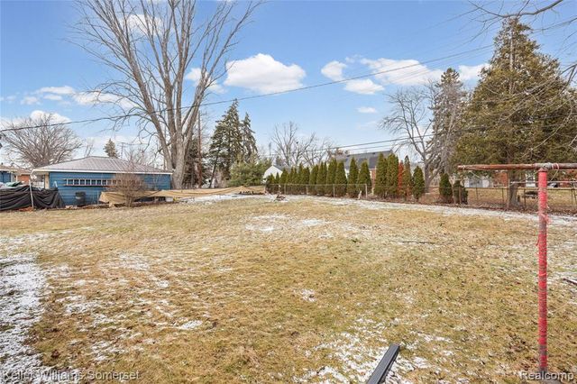 32694 Ruehle Avenue, Warren, MI 48093
