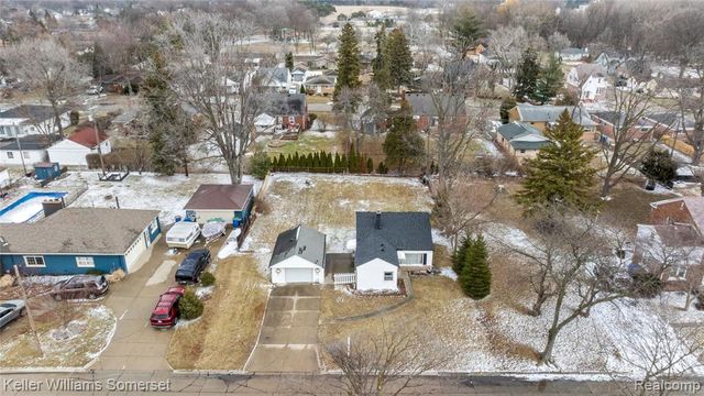 32694 Ruehle Avenue, Warren, MI 48093