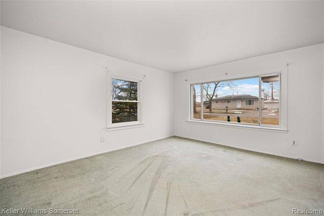 32694 Ruehle Avenue, Warren, MI 48093