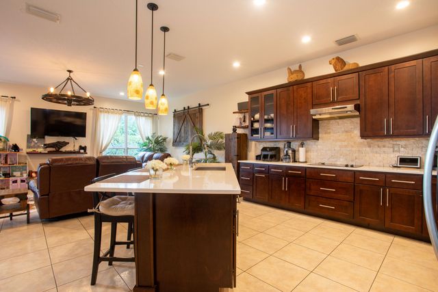1811 WALDORF Drive, Royal Palm Beach, FL 33411
