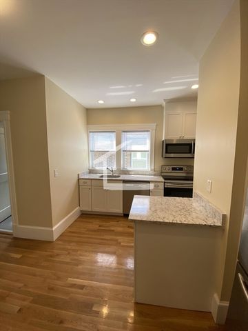 303 Tappan St 2, Brookline, MA 02445