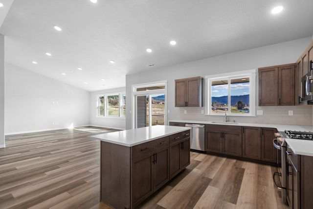 5101 W MORNING Ln, Spokane, WA 99224