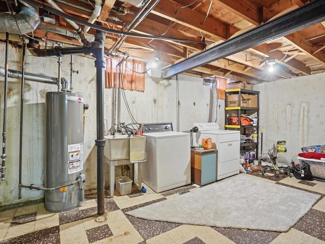 30632 Hayes Road, Roseville, MI 48066