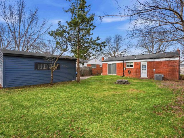 30632 Hayes Road, Roseville, MI 48066
