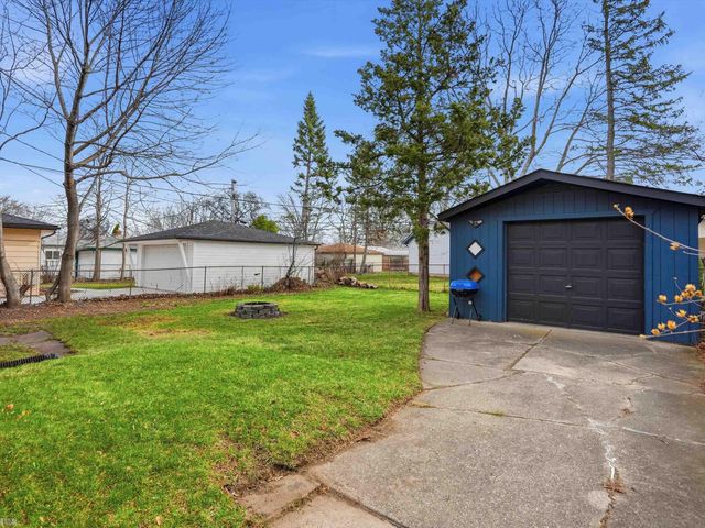 30632 Hayes Road, Roseville, MI 48066