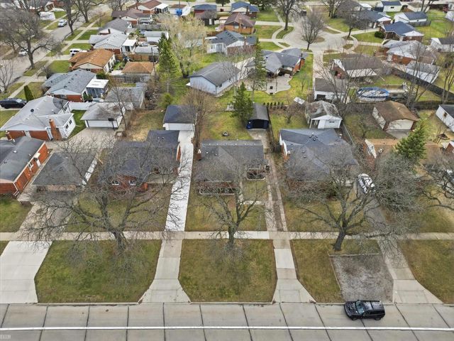 30632 Hayes Road, Roseville, MI 48066