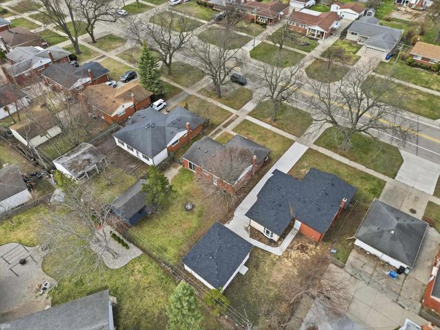 30632 Hayes Road, Roseville, MI 48066