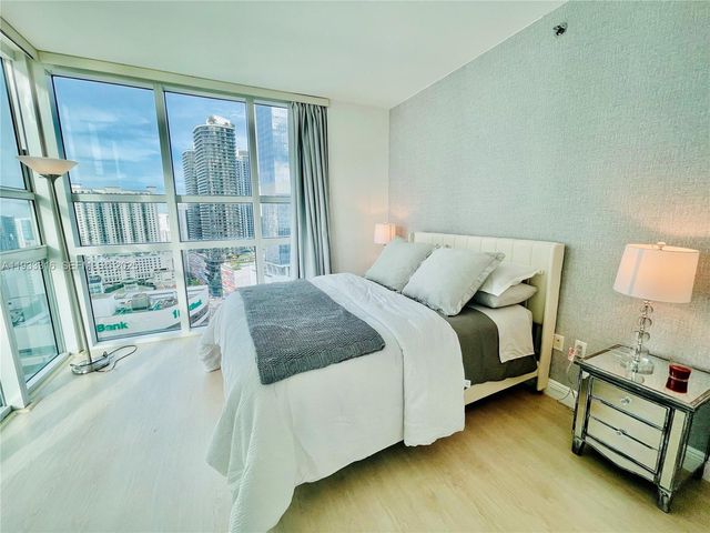 950 Brickell Bay Dr 2601, Miami, FL 33131