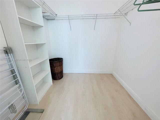 950 Brickell Bay Dr 2601, Miami, FL 33131