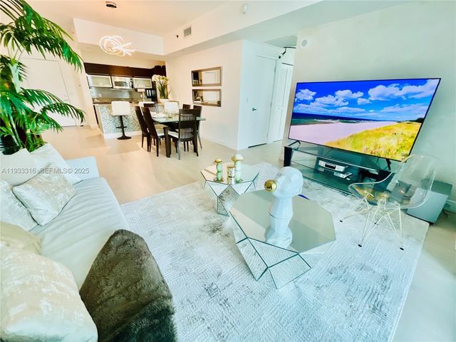 950 Brickell Bay Dr 2601, Miami, FL 33131