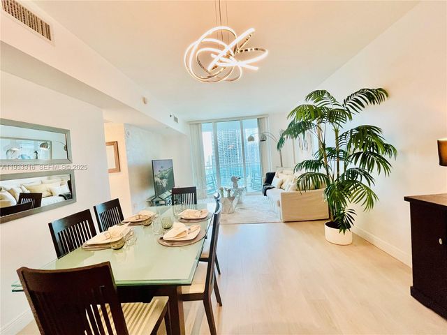 950 Brickell Bay Dr 2601, Miami, FL 33131