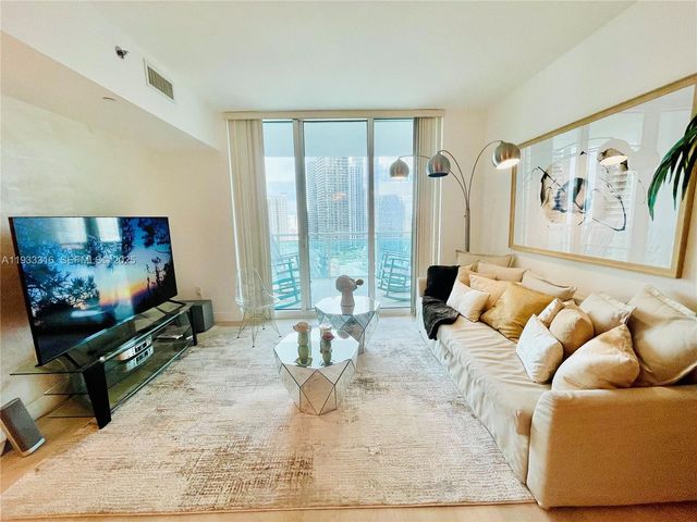 950 Brickell Bay Dr 2601, Miami, FL 33131