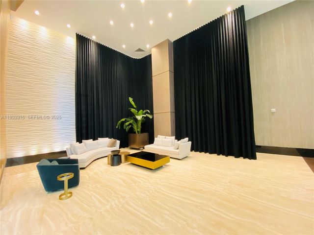 950 Brickell Bay Dr 2601, Miami, FL 33131