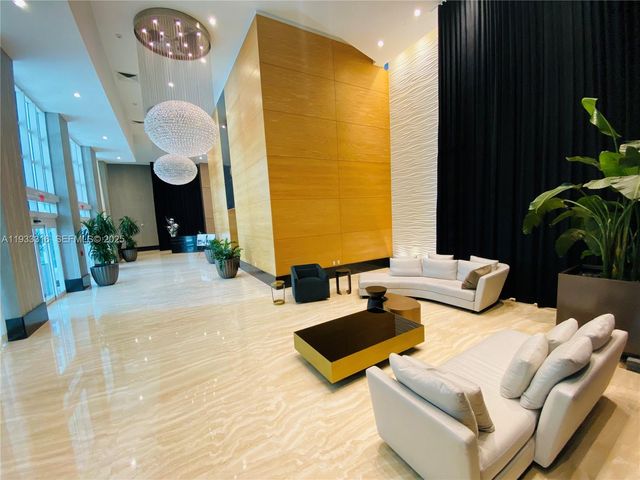 950 Brickell Bay Dr 2601, Miami, FL 33131