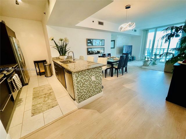 950 Brickell Bay Dr 2601, Miami, FL 33131