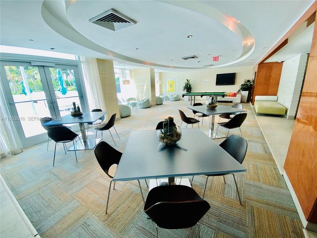 950 Brickell Bay Dr 2601, Miami, FL 33131