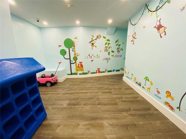 950 Brickell Bay Dr 2601, Miami, FL 33131