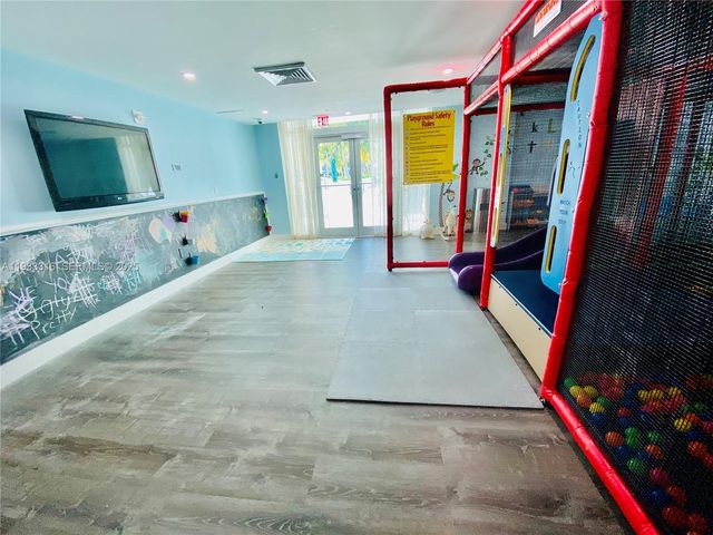 950 Brickell Bay Dr 2601, Miami, FL 33131