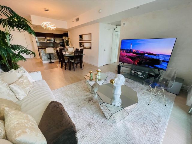 950 Brickell Bay Dr 2601, Miami, FL 33131