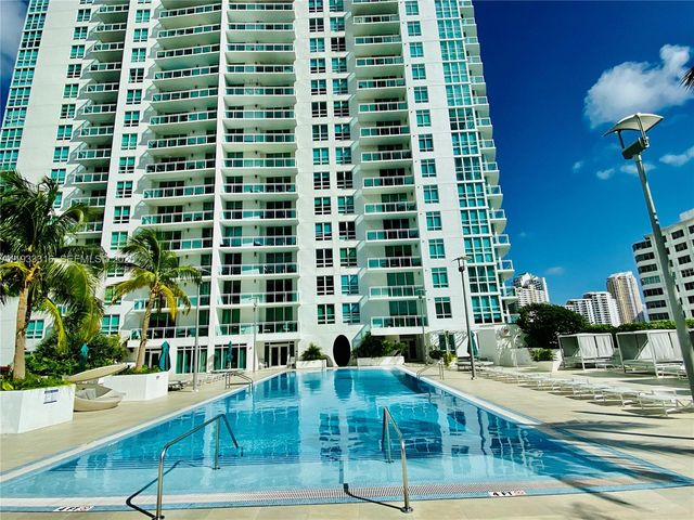 950 Brickell Bay Dr 2601, Miami, FL 33131